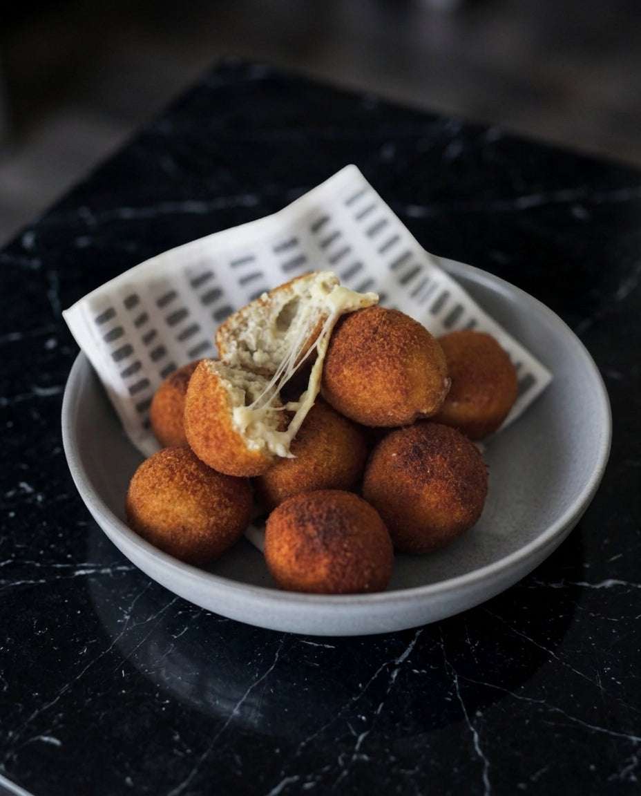 Golden truffle arancini with panko crust and cheese filling, frozen 1kg pack