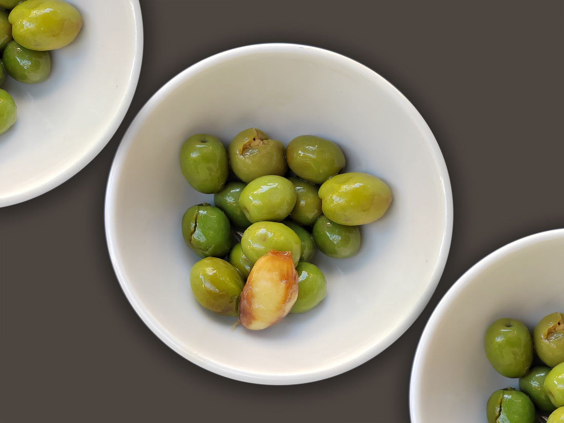 Whole Gordal Olives presented for a Beleaev food guide