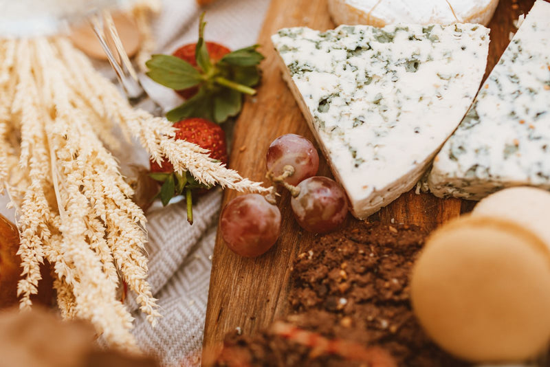 Dolcelatte Cheese presented for a Beleaev food guide