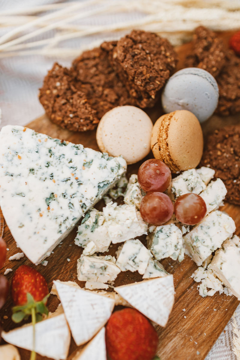 Fourme D'Ambert AOP presented for a Beleaev food guide